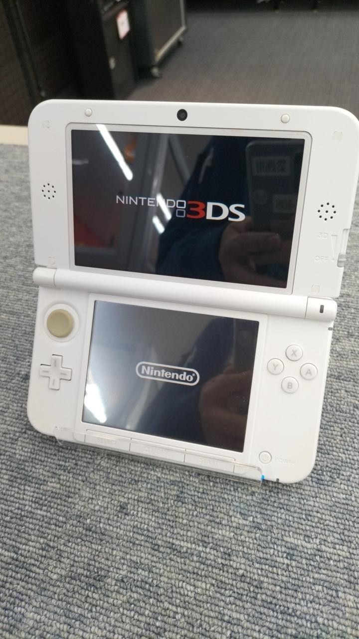 Nintendo 3DS XL (LL) SPR-001 Retro Gaming Console with Charger Included A2550