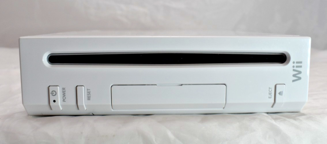 Nintendo Wii RVL-001 Console with Cables 2 Remote & Nunchuk. Tested Works