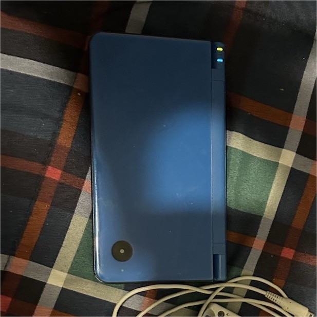 Nintendo DS XL Handheld System Black/Blue Headphone Jack