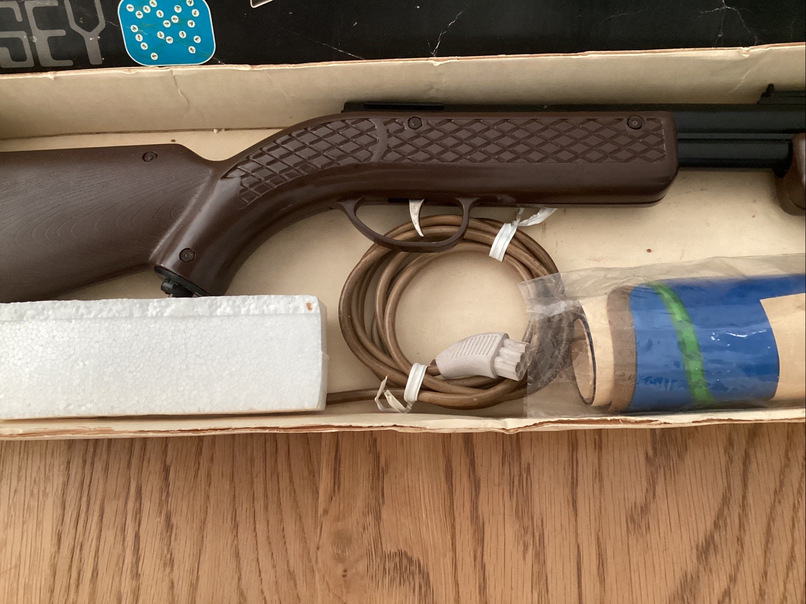 RARE Magnavox Odyssey Shooting Gallery Rifle Set in Box w/ Cards 9 + 10