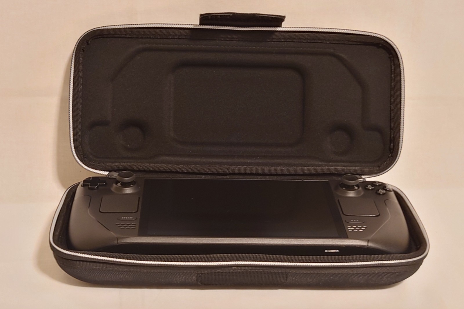 Valve Steam Deck OLED 1 TB w/ Handheld Case + Charger – Excellent Used Condition