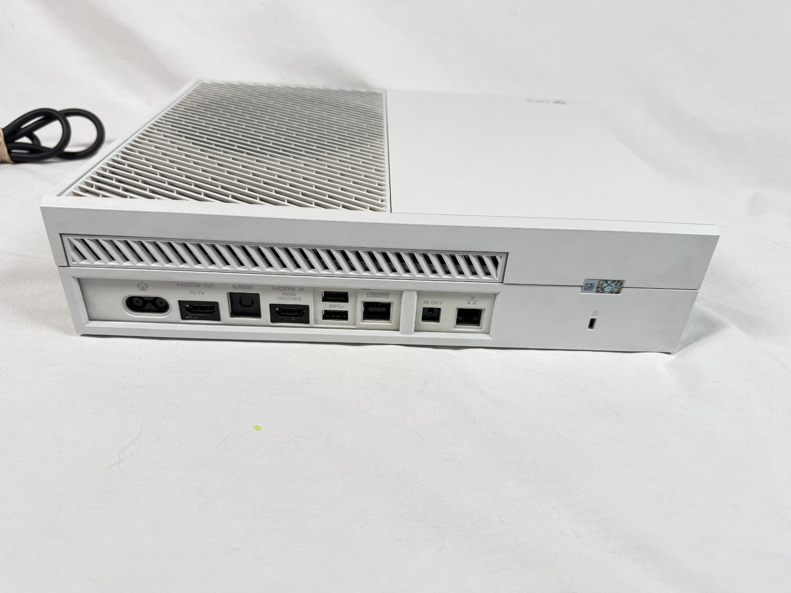 Microsoft Xbox One 1540 500GB Gaming Console & Controller White Used