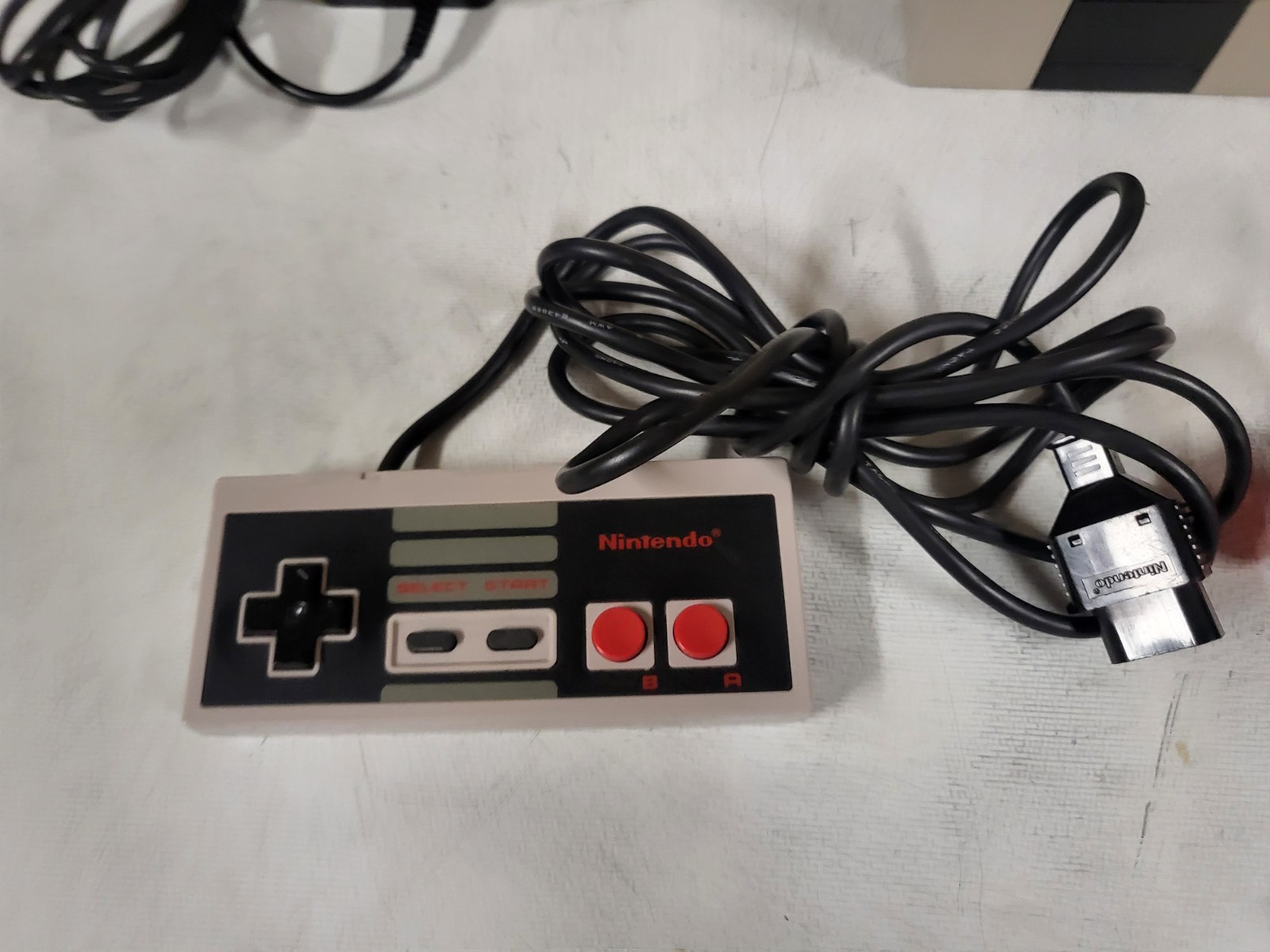 NES Nintendo Console Bundle with – Controller Zapper and Cables WORKS! *READ*
