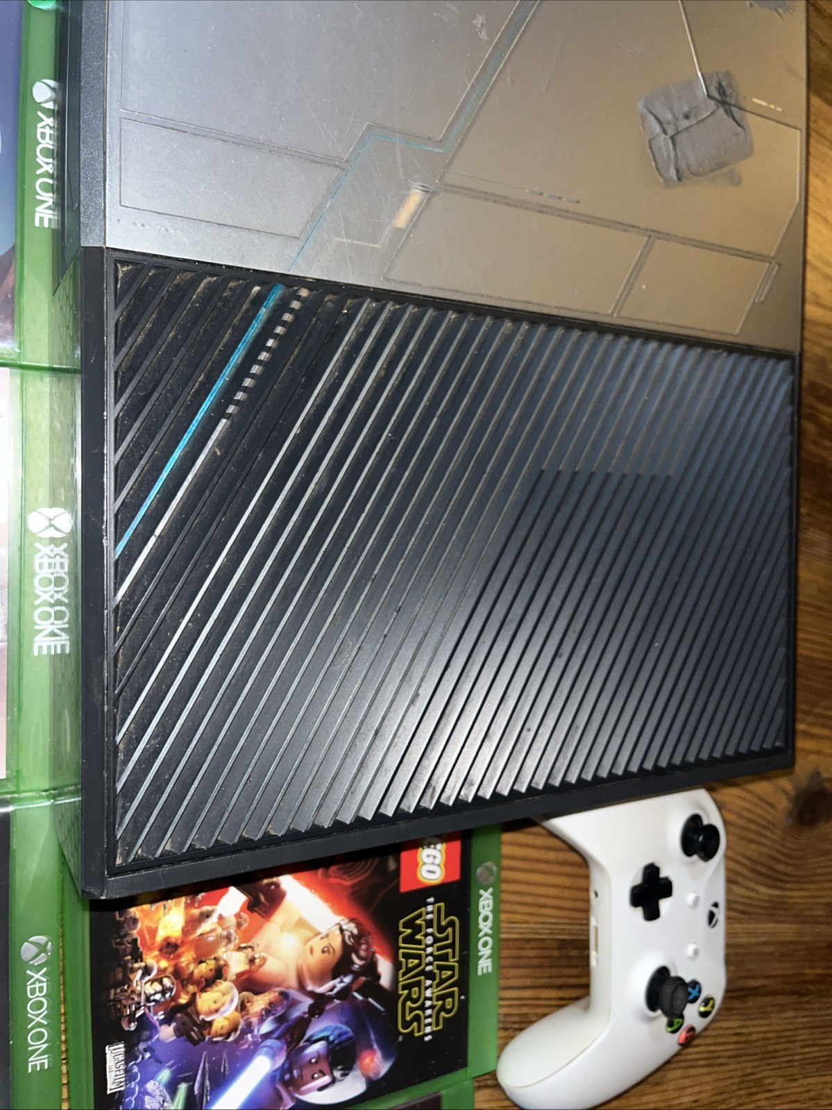 Xbox One Halo 5 Edition Console 1TB Bundle – Games Controllers