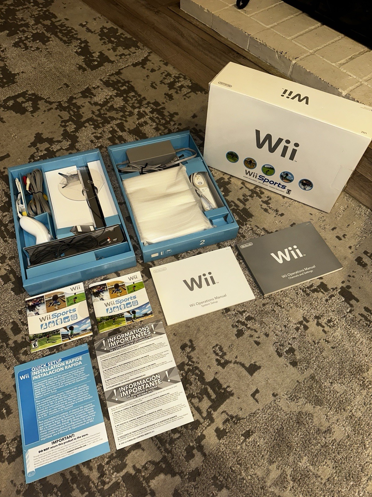Nintendo Wii White Home Console Bundle w/ Wii Sports bundle