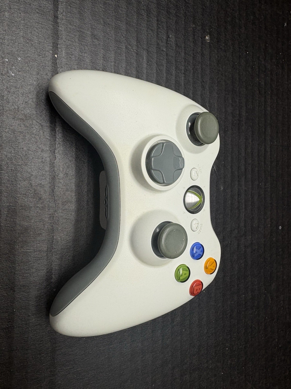 Xbox 360 Go Pro White Console w/AV Cable Controller Power Supply & Original Box