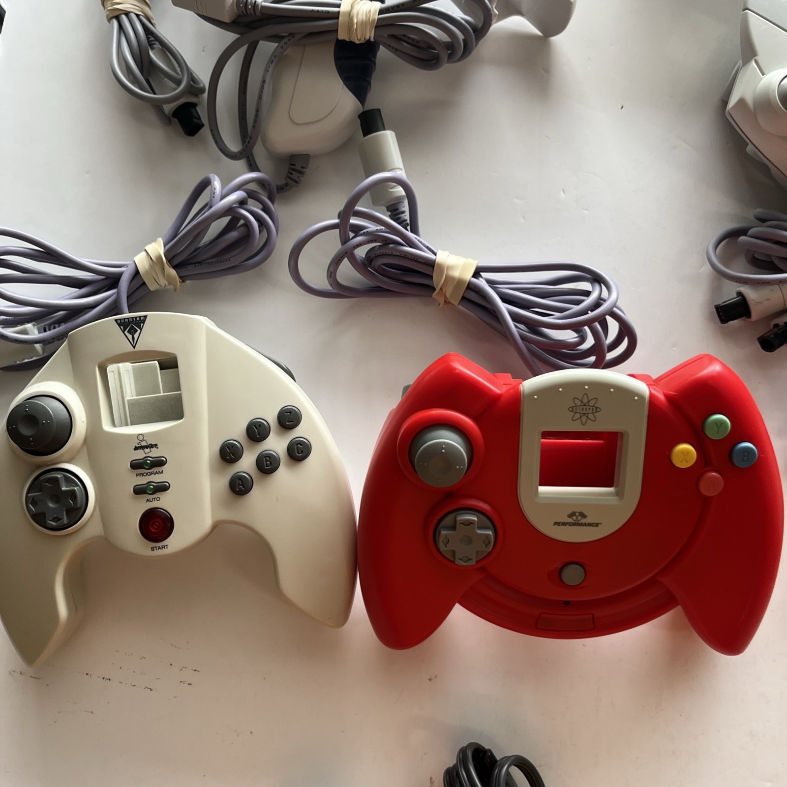 Sega Dreamcast HKT-3020 White Console Bundle Game Lot Multiple Accessories