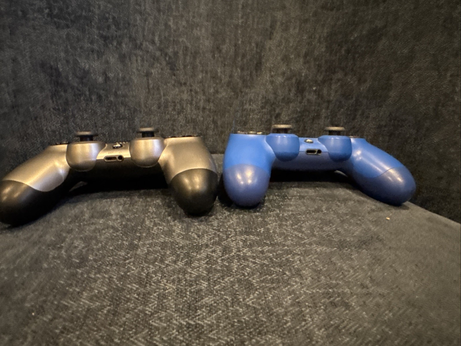 Sony PS4 Slim Bundle – 2 Wireless Controllers (Blue/Silver) Charger & Cables