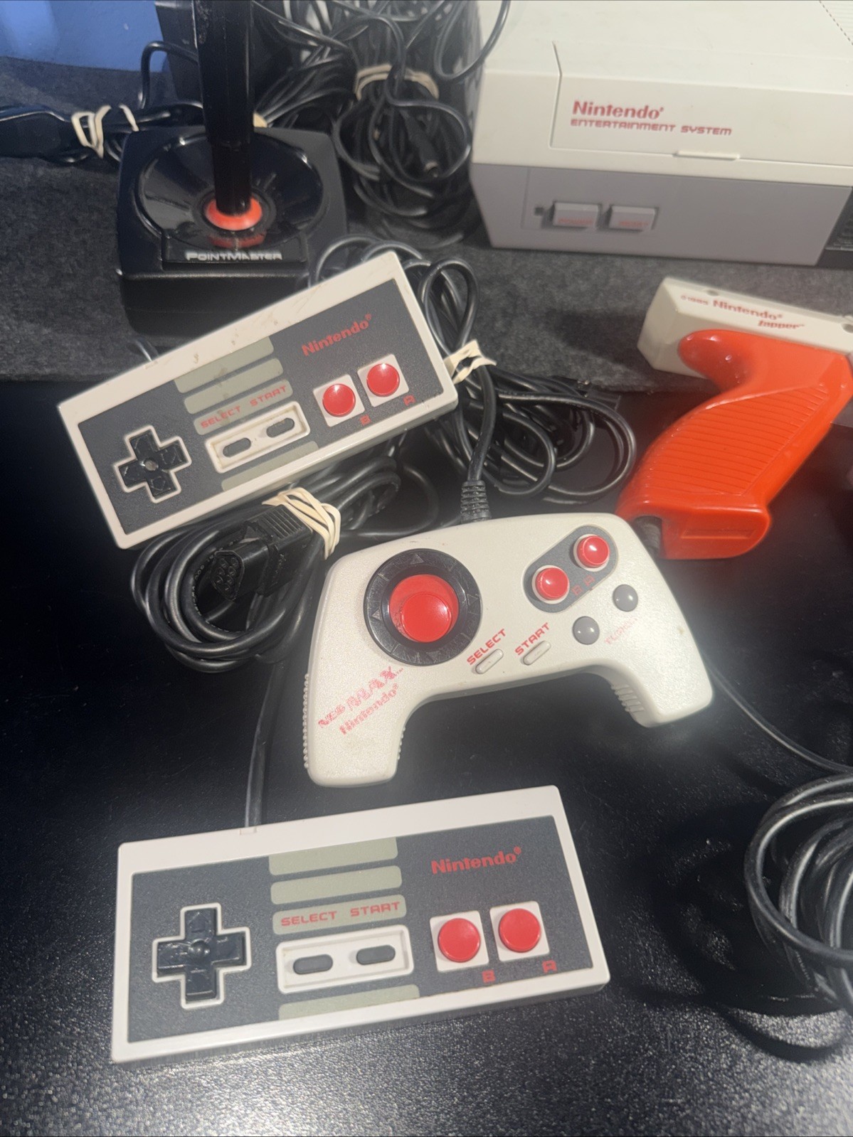 Nintendo NES Console Original TESTED Bundle W Games 3 controllers + Zapper .