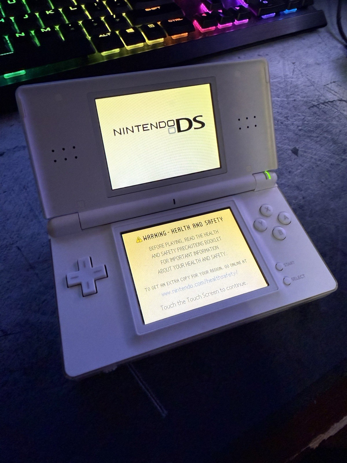 Nintendo DS Lite Console USG-001 Polar White Tested & Working Great Condition