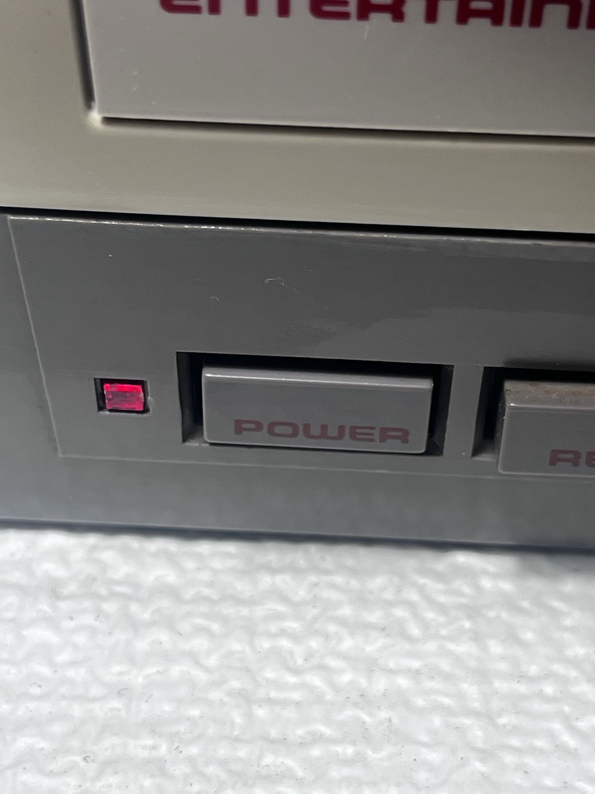 Nintendo NES Console Bundle Parts Repair Zapper NES Advantage 7 Games Powers On