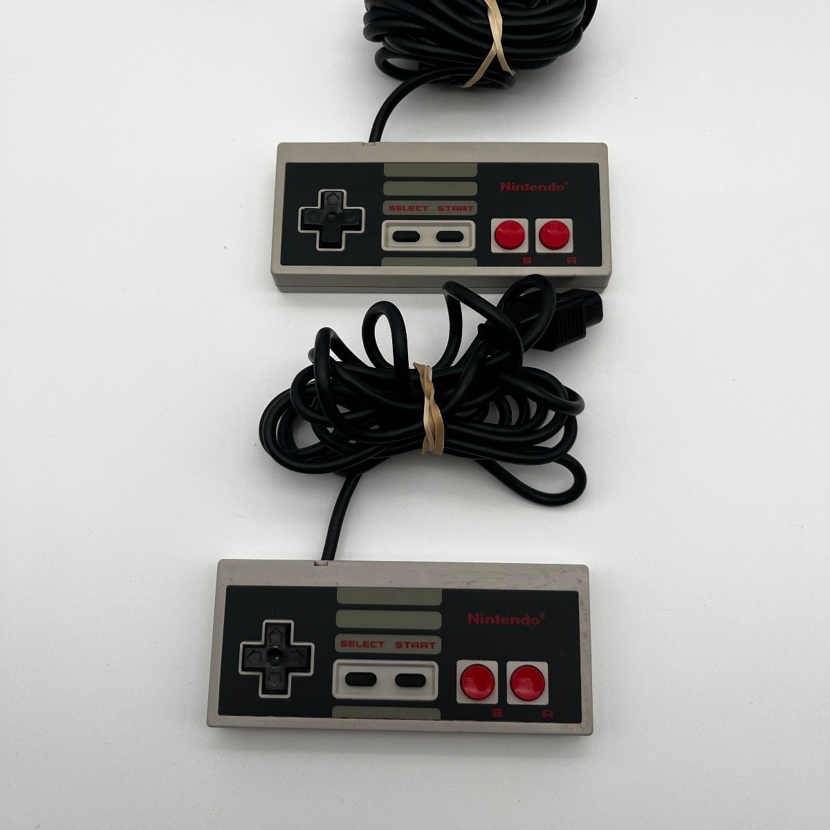 Nintendo NES-001 Entertainment System Console with 2 Controllers AC Adapter