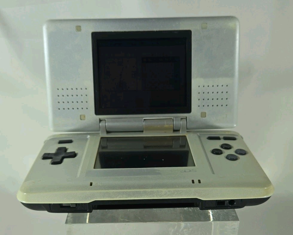 Nintendo DS Silver Handheld System – Fair Condition! – TESTED AND WORKING (6A)