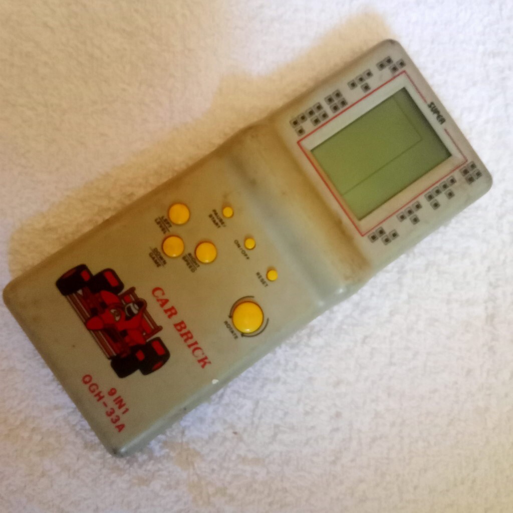 REAL VINTAGE SUPER CAR BRICK 9 IN 1 PORTABLE VIDEO GAME
