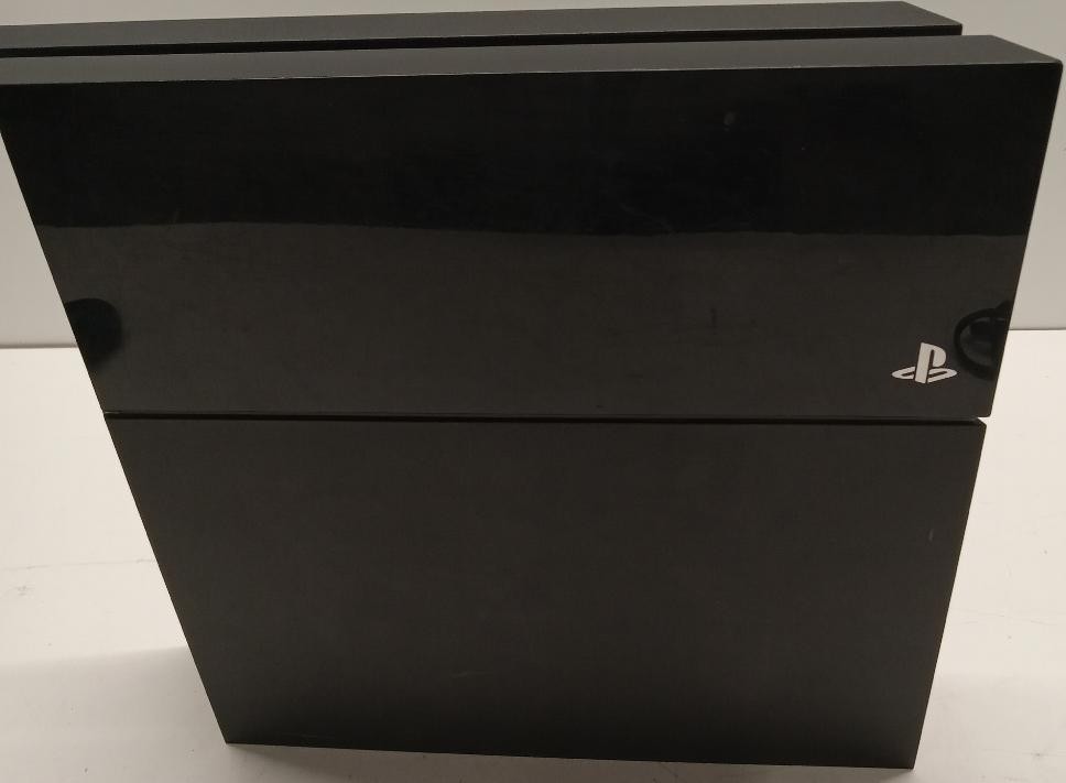 USED SONY PLAYSTATION 4 IN GOOD CONDITION AS PICTURED COMES W/CON TE (P10023482)