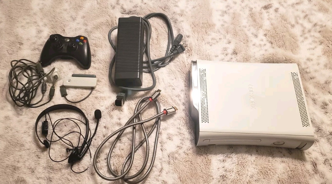 Microsoft Xbox 360 Core Matte White Console HDMI w/Controller