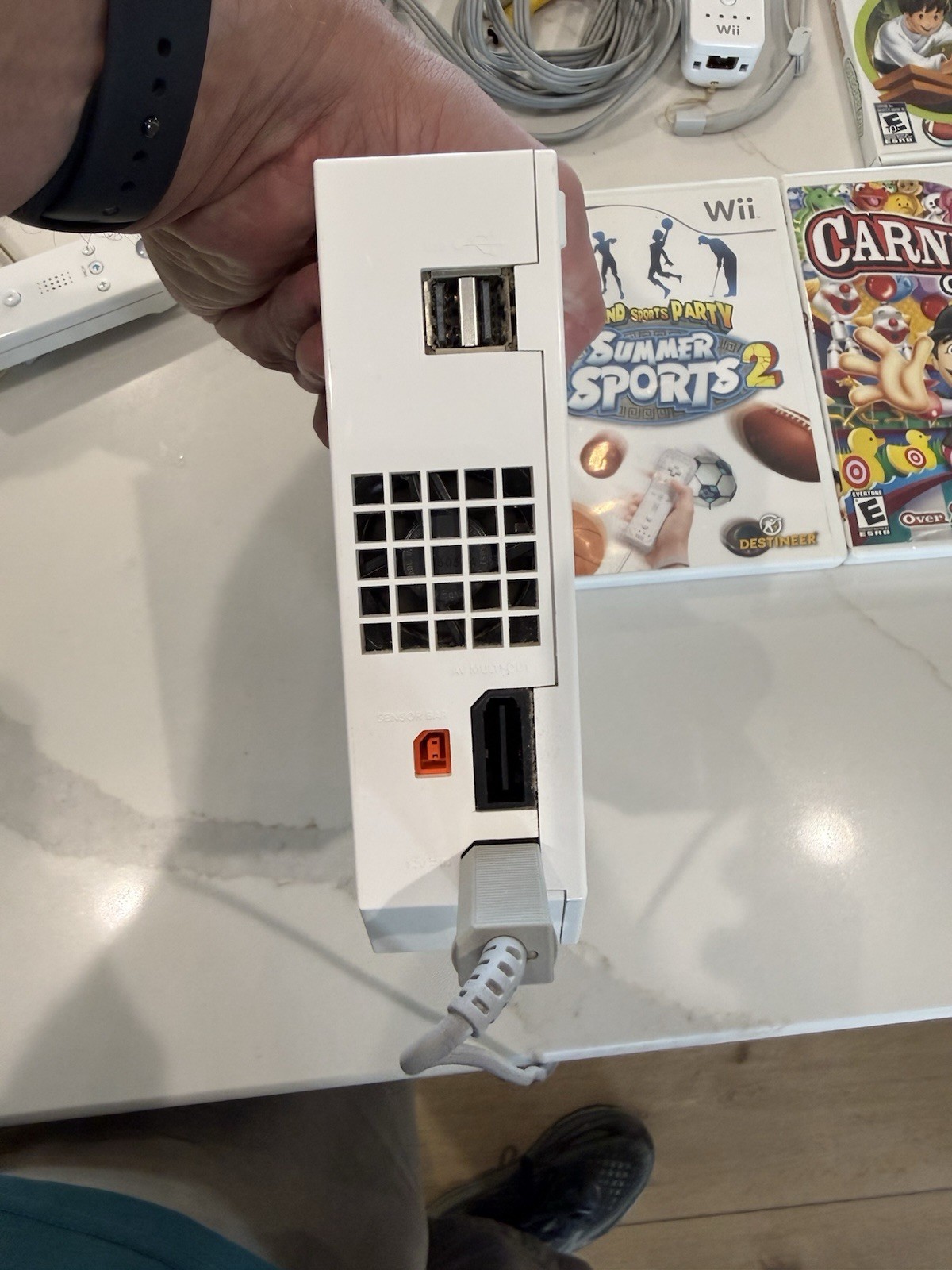 Nintendo Wii Console White RVL-001(USA) NTSC-U/C Bundle 2 Remotes Sensor Games