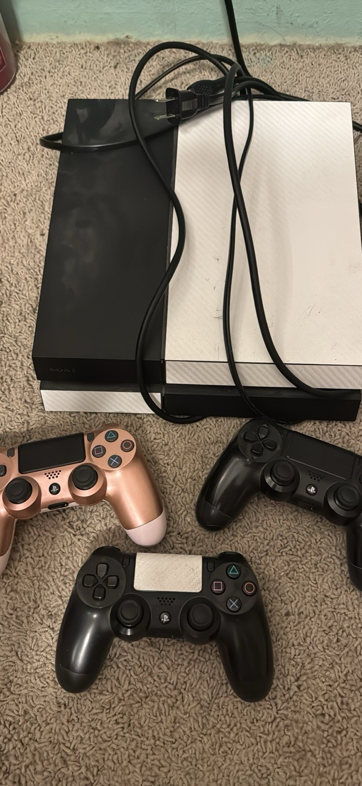 PS4 Black and White with Three Controllers, HDMI cord