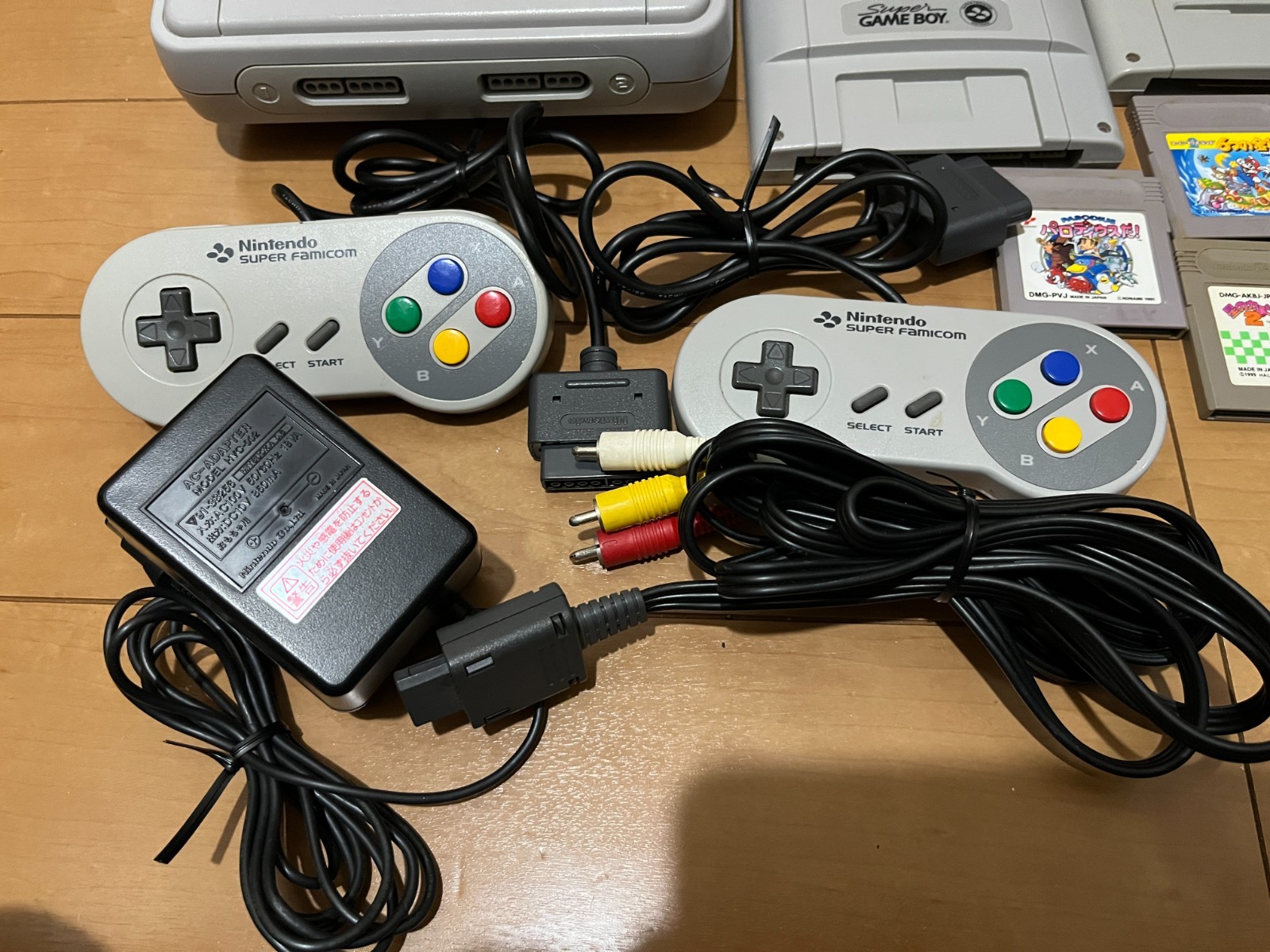 Nintendo Super Famicom Console & 10 Games & SuperGameboy 0430