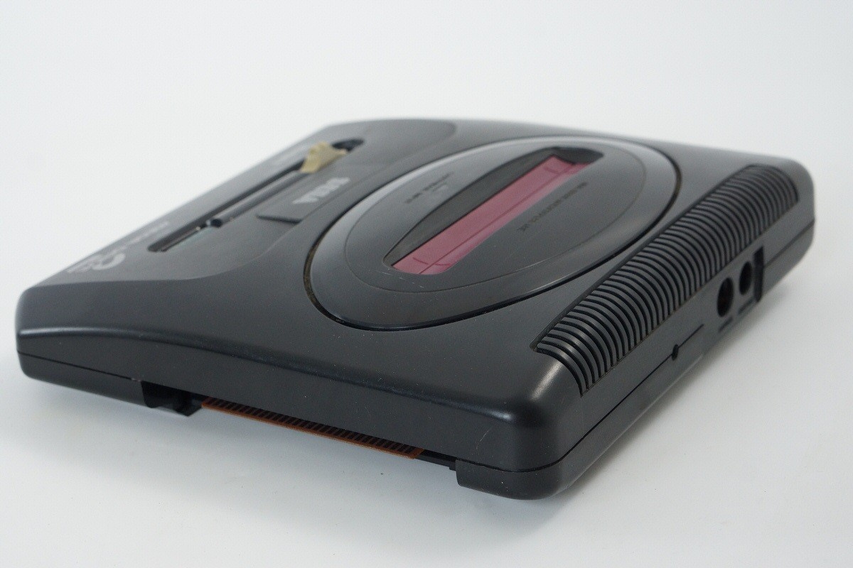 MEGA DRIVE 2 Console «System Only» HAA-2502 Tested JAPAN Game A20031301
