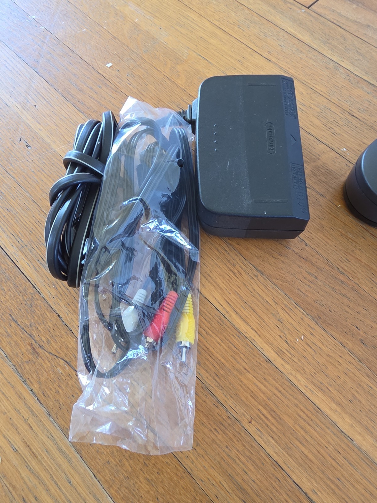 Nintendo 64 System 32MB Home Console – Charcoal Gray