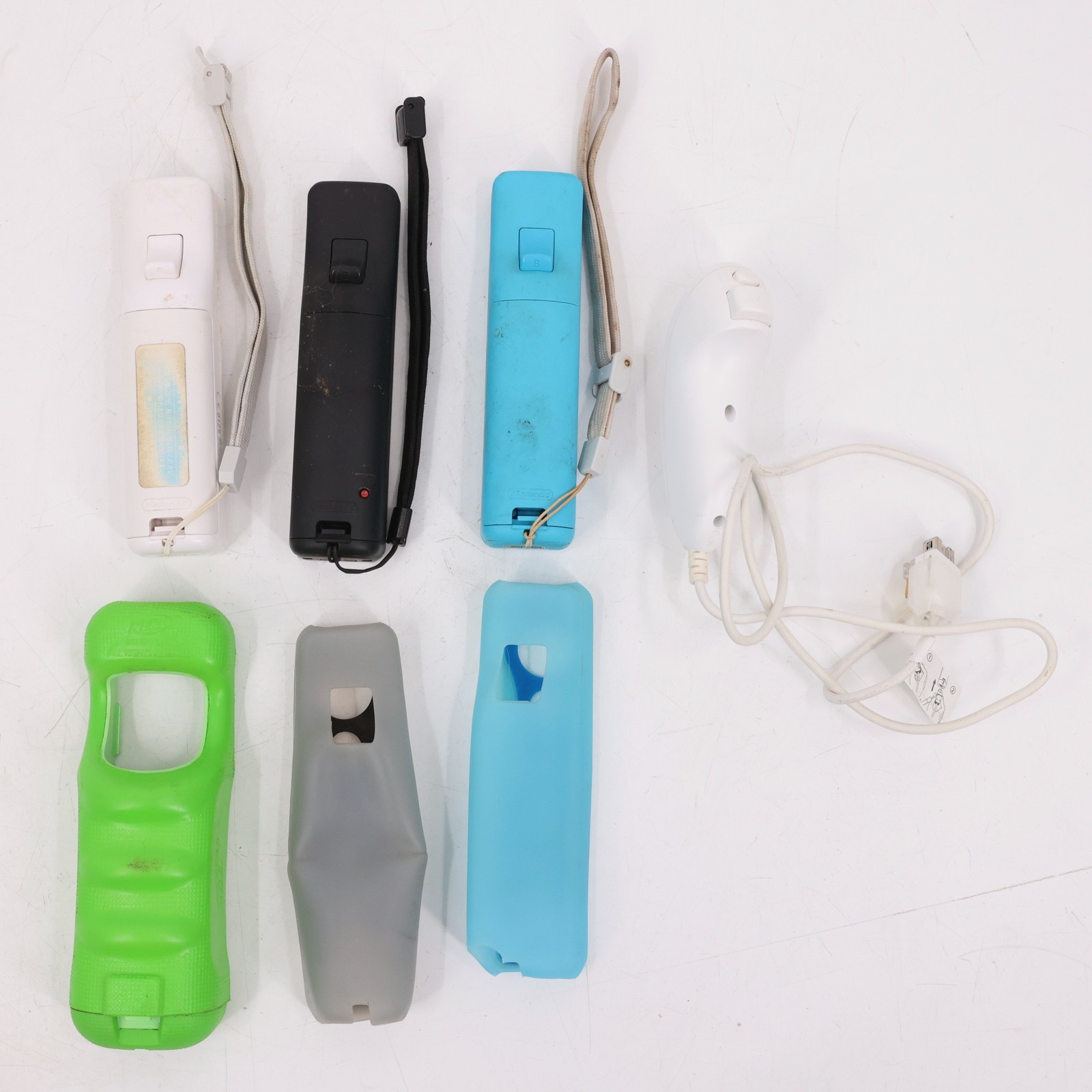 Nintendo Wii White Console Bundle RVL-001 GameCube Port 3 Remotes Nunchuk Games