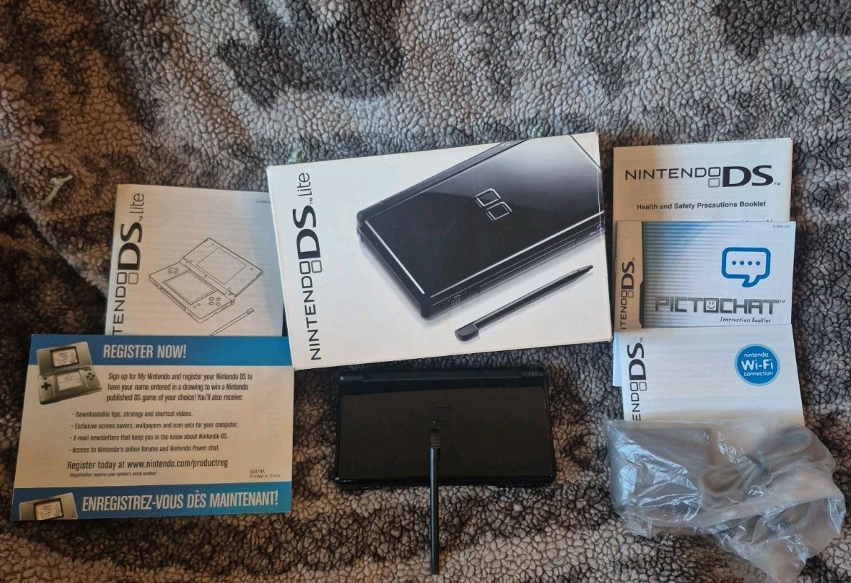 Nintendo DS Lite Handheld System – Onyx Black in Box w/ Games EXCELLENT!!