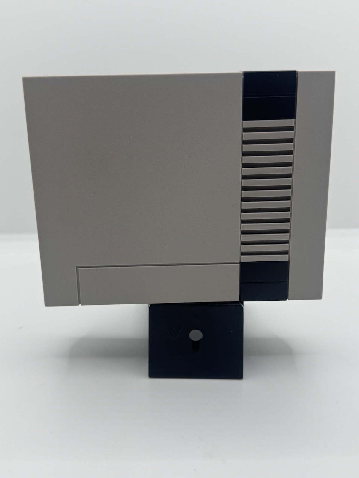 Nintendo NES Classic Edition Mini Console w/ Case, 2 Controllers Cords Authentic