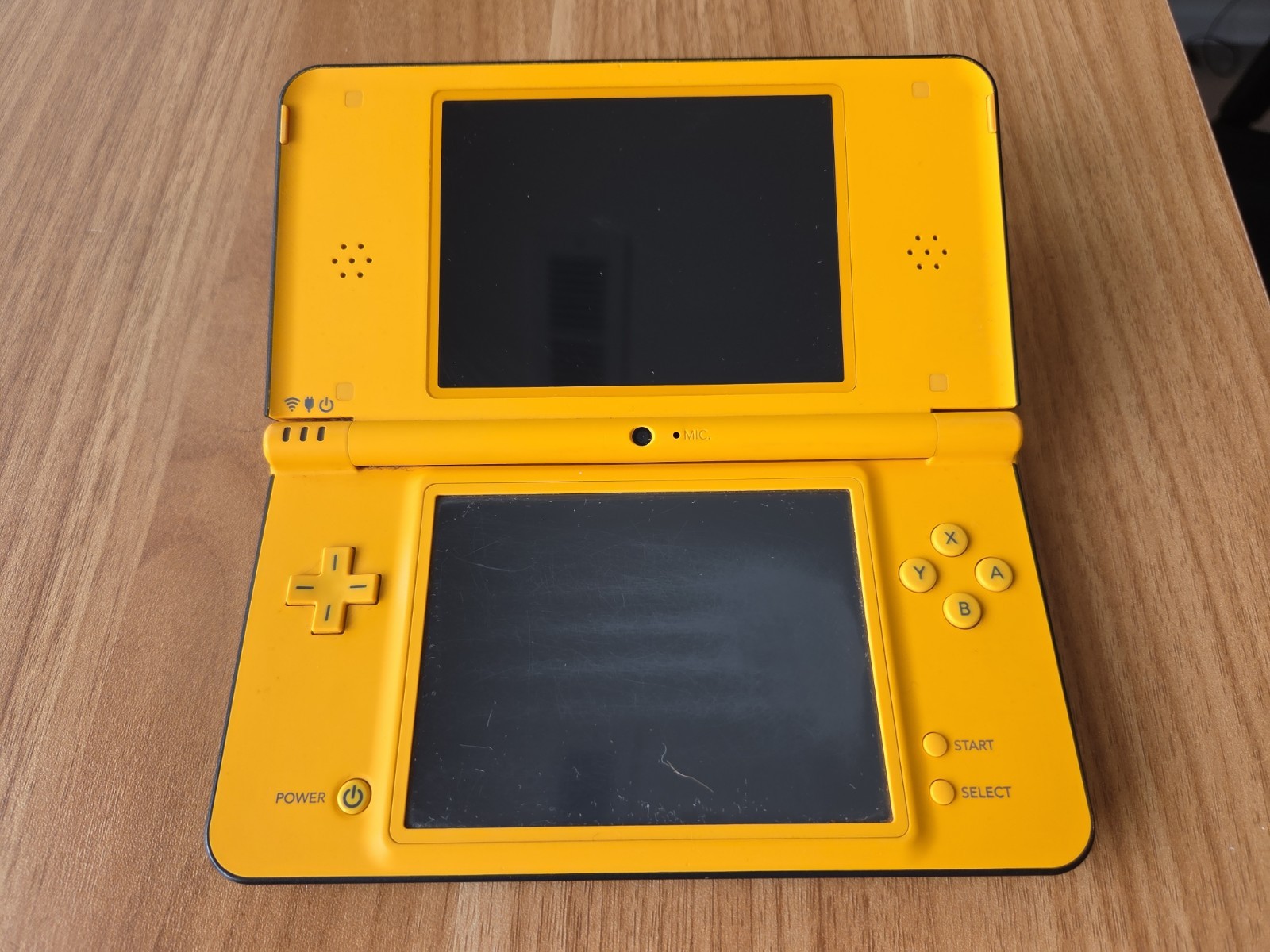 Nintendo DSi LL XL Yellow Console Japan W/charger US SELLER