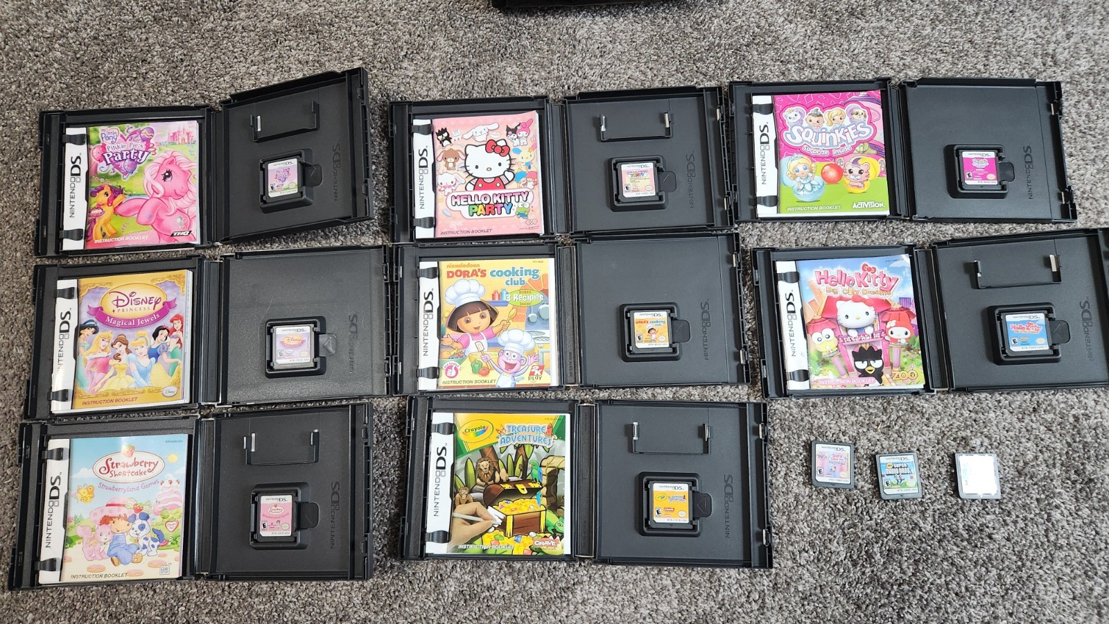 Nintendo DS Lite Metallic Rose Pink Console Bundle Hello Kitty Bag & 11 Games