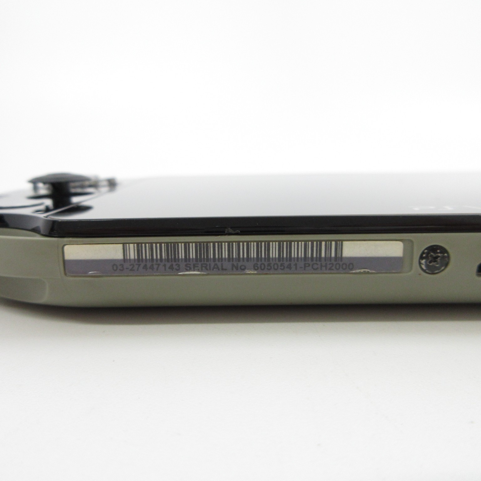 【Near Mint】Sony PS Vita PCH-2000 Khaki / Black Wi-Fi Model Console only #DEN2/08