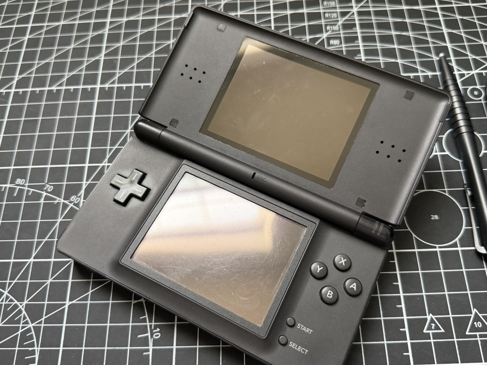Nintendo DS Lite Used OEM Black W/ R4 & 2GB SD – 100% Tested Region Free