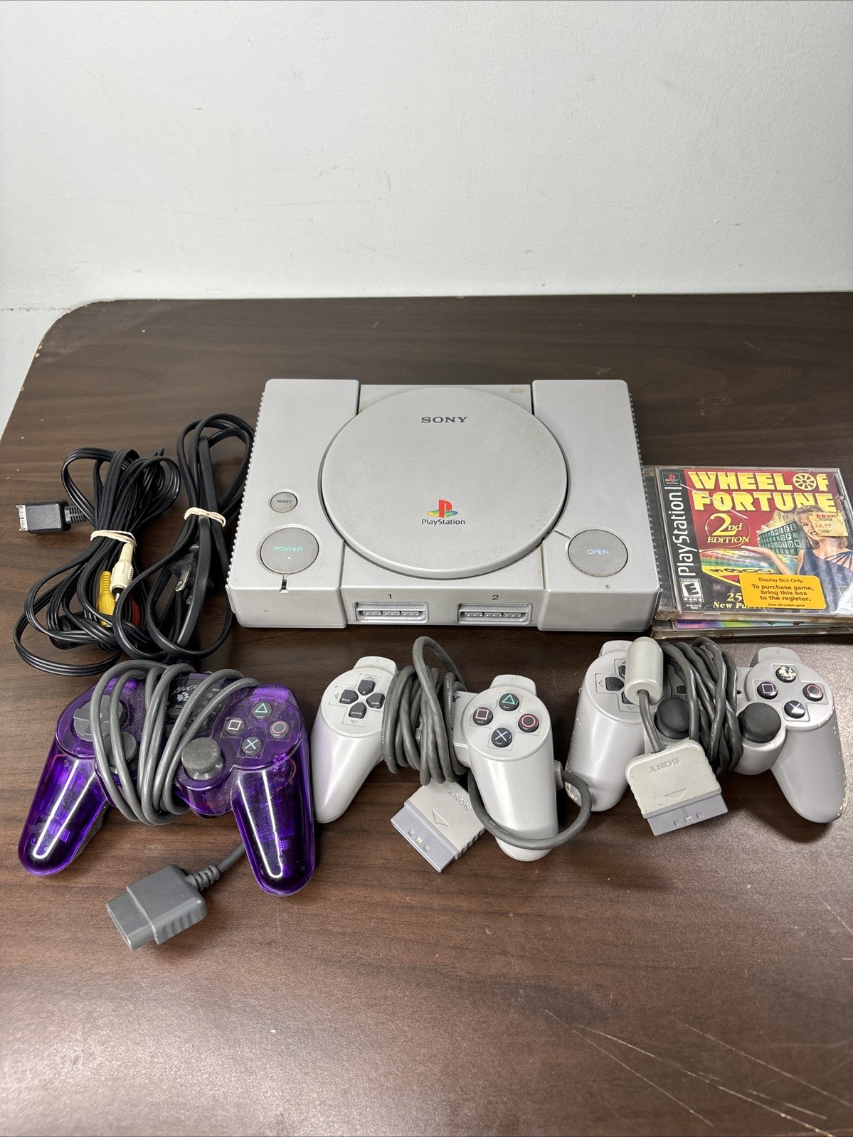 Sony PlayStation SCPH-7001 Gray Console Parts Only Controllers Games Cables