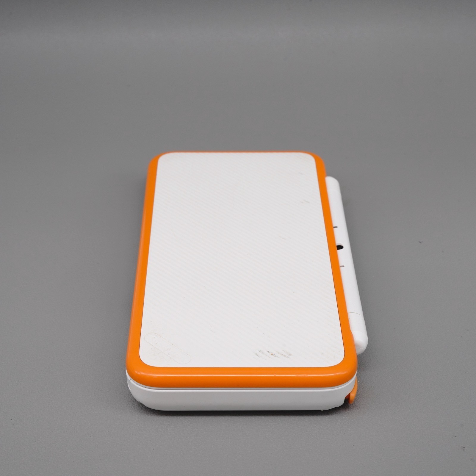 Nintendo «New» 2DS XL Console White & Orange w/ extras (USA)