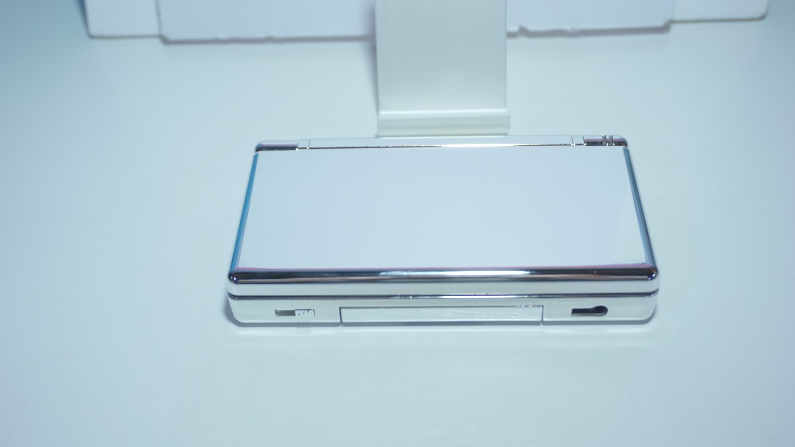 Nintendo DS Lite Metallic Chrome Silver Mirror Handheld Game System w/ Charger