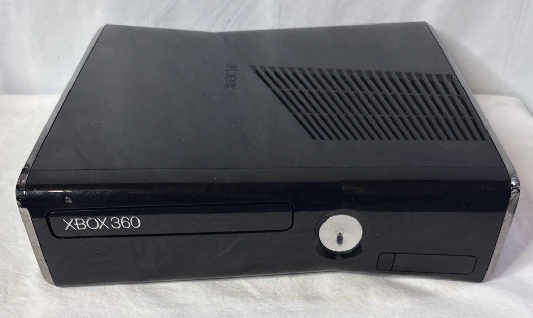 Microsoft Xbox 360 Slim 250GB Holiday Console Bundle – Complete With Box