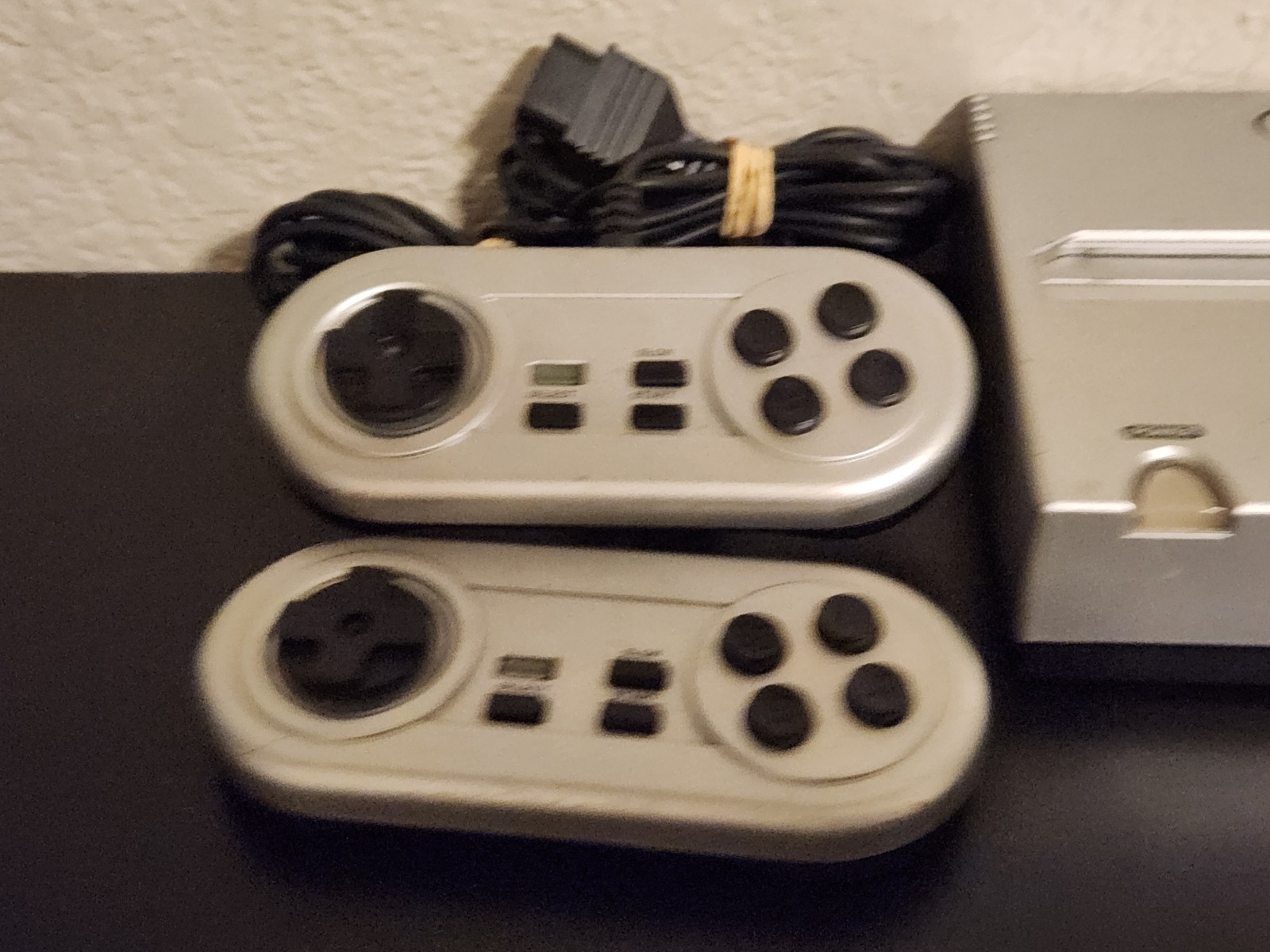 YOBO Gameware FC Nintendo NES W/ 2 Controllers & Cables Tested Working