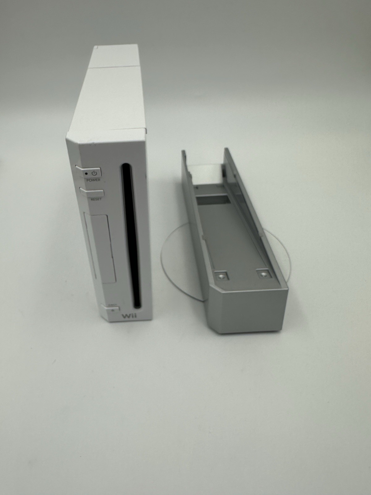 Nintendo Wii Console RVL-001(USA) With Hook-Up Cables Remote Nunchuck Wii Play