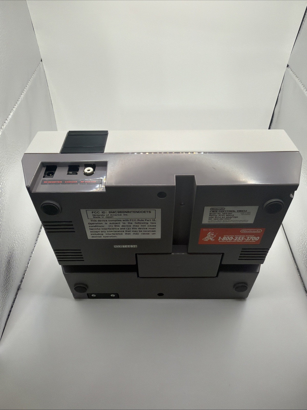 Nintendo Entertainment System NES-001 Console Controllers Zapper 1985 VERY CLEAN