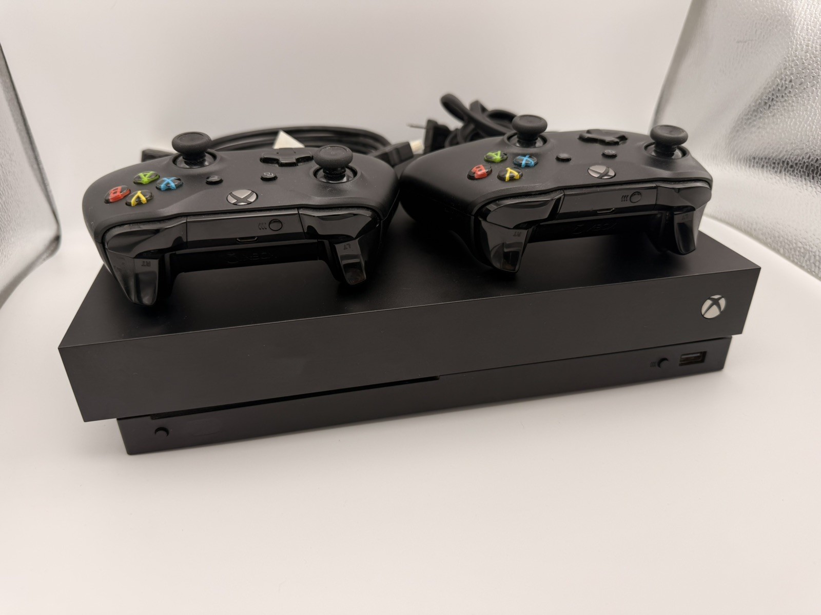 Xbox One X 1TB Console – 2 Controllers, HDMI & Power Cable – Model 1787
