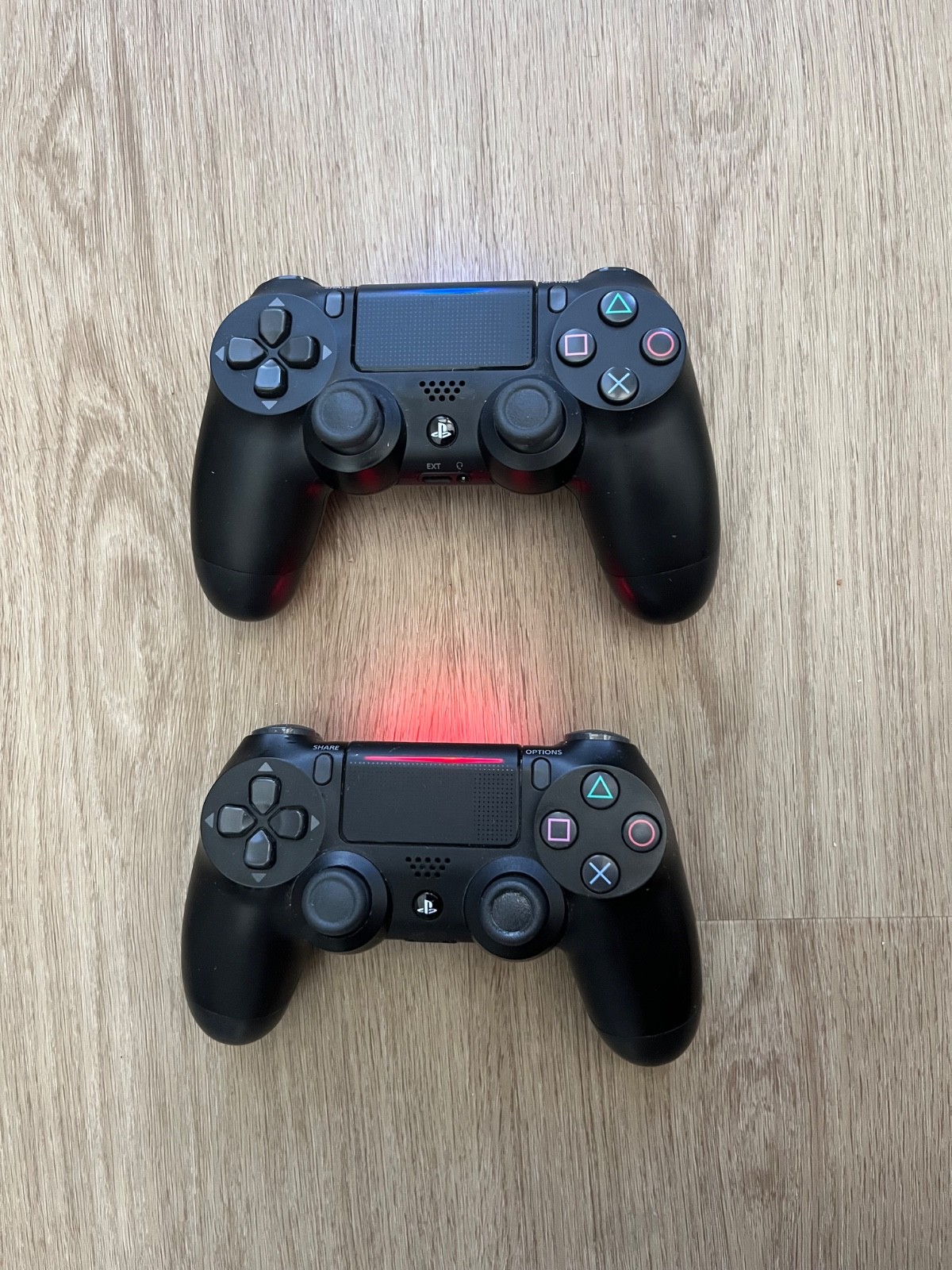 Sony PlayStation 4 PS4 Gaming Console 500GB Black With Two Controllers & Cords