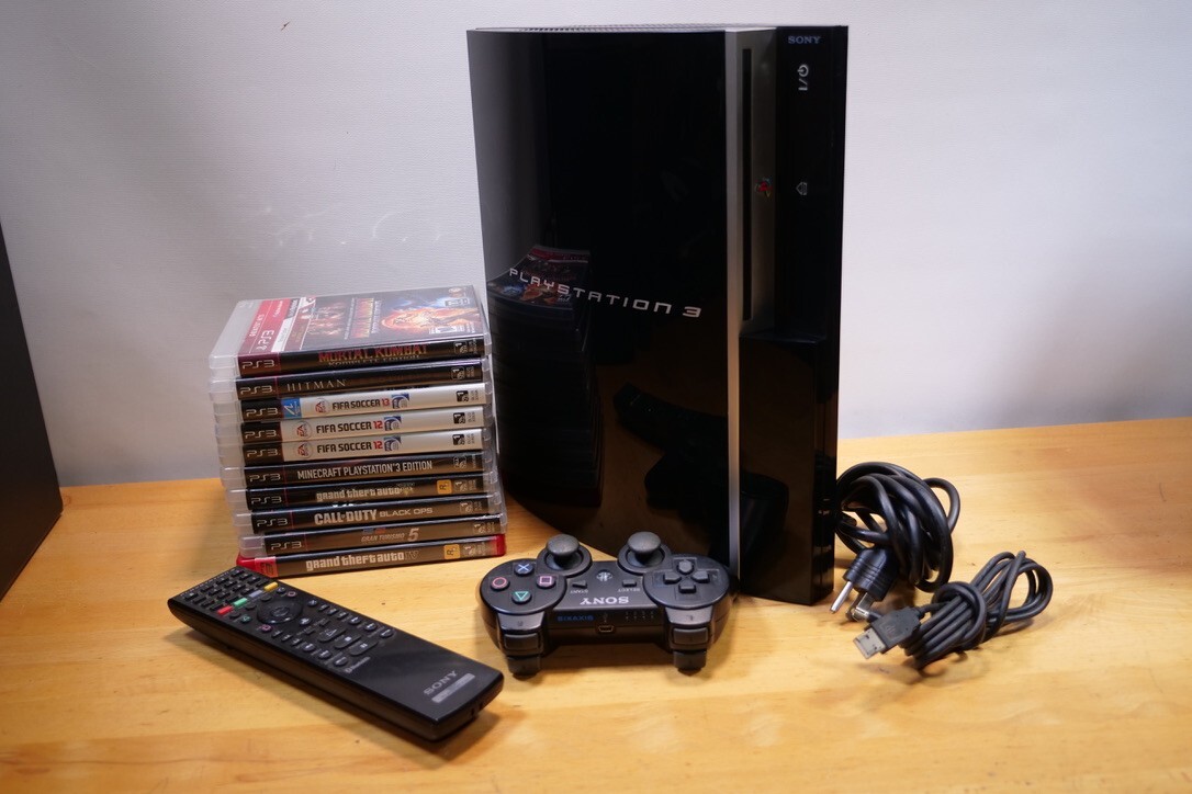 Collectable Play Station 3 CECHG01. Complet.. W / 10 Games