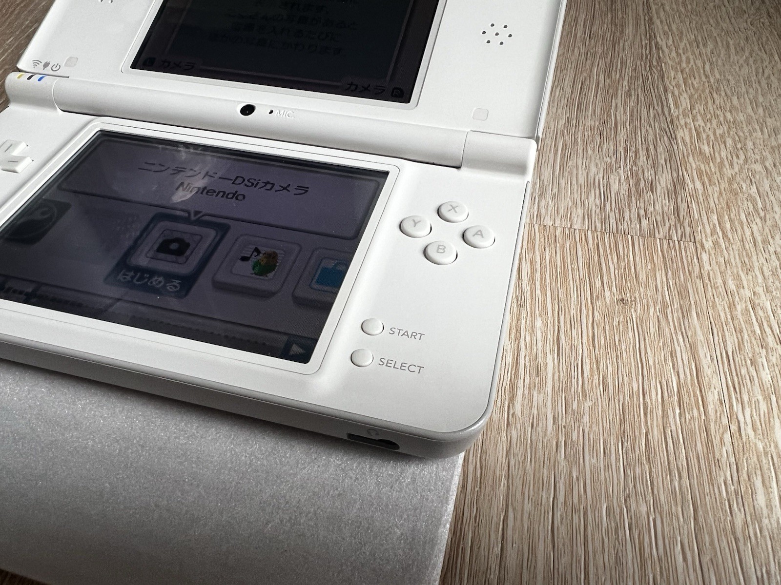 MINT Nintendo DSi LL White NTSC-J Wi-Fi Handheld Console w/ Box Stylus AC
