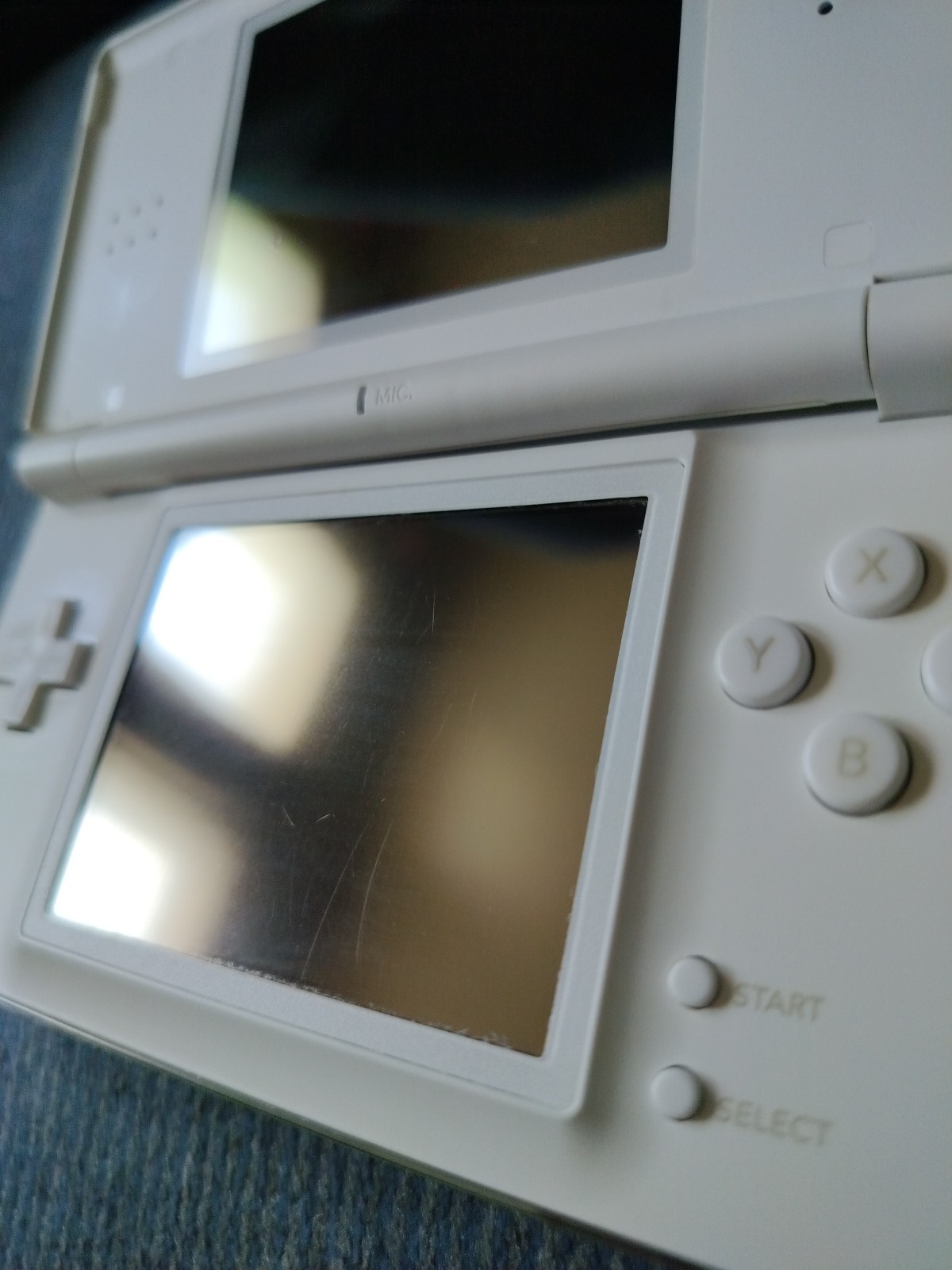 Nintendo DS Lite Handheld Console- Polar White