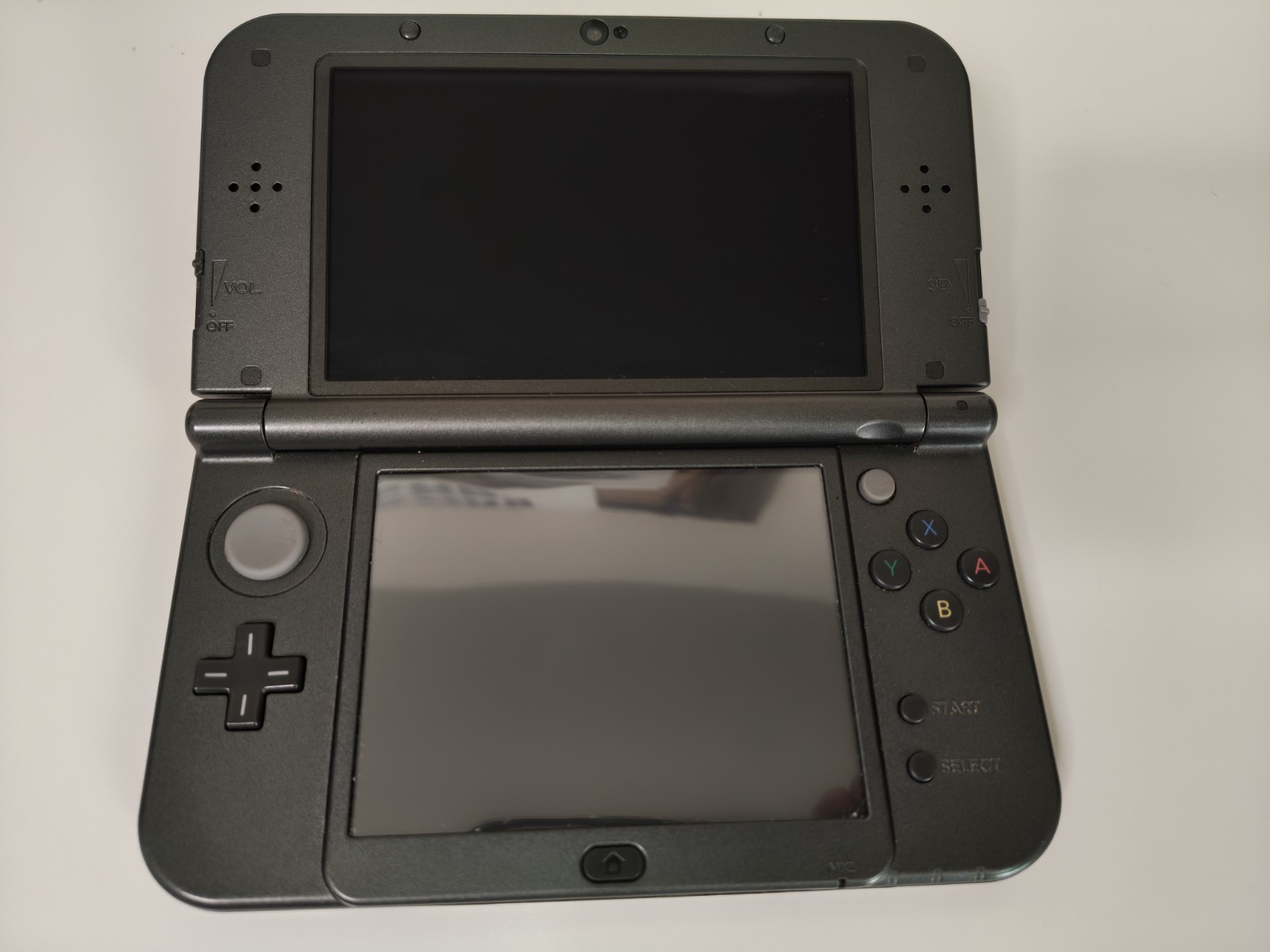 New Nintendo 3DS XL Metallic Black | Charger 32GB SD Card | REGION FREE TOP IPS