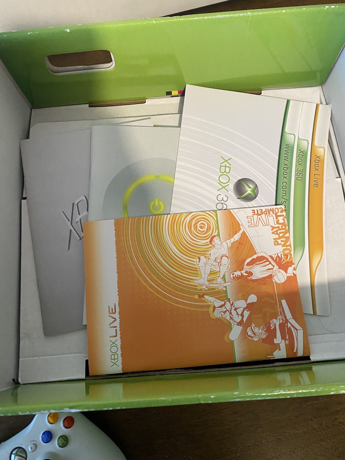 Xbox 360 Arcade Console 256 Mb + Xbox 360 Controller Does Not Read Games. In Box