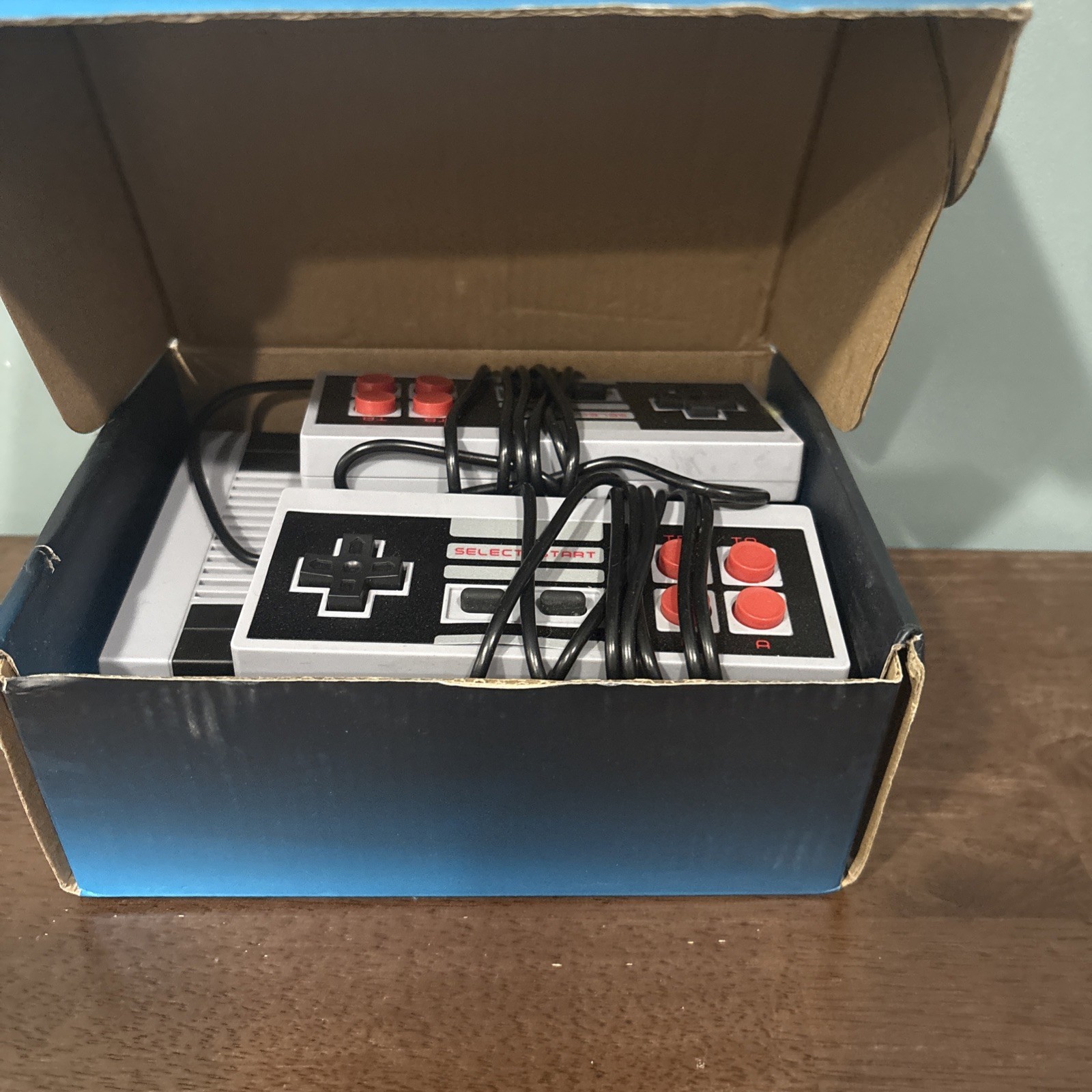 8-BIT NINTENDO MINI Anniv Edition – 2 Controllers, 620 Games, Tested