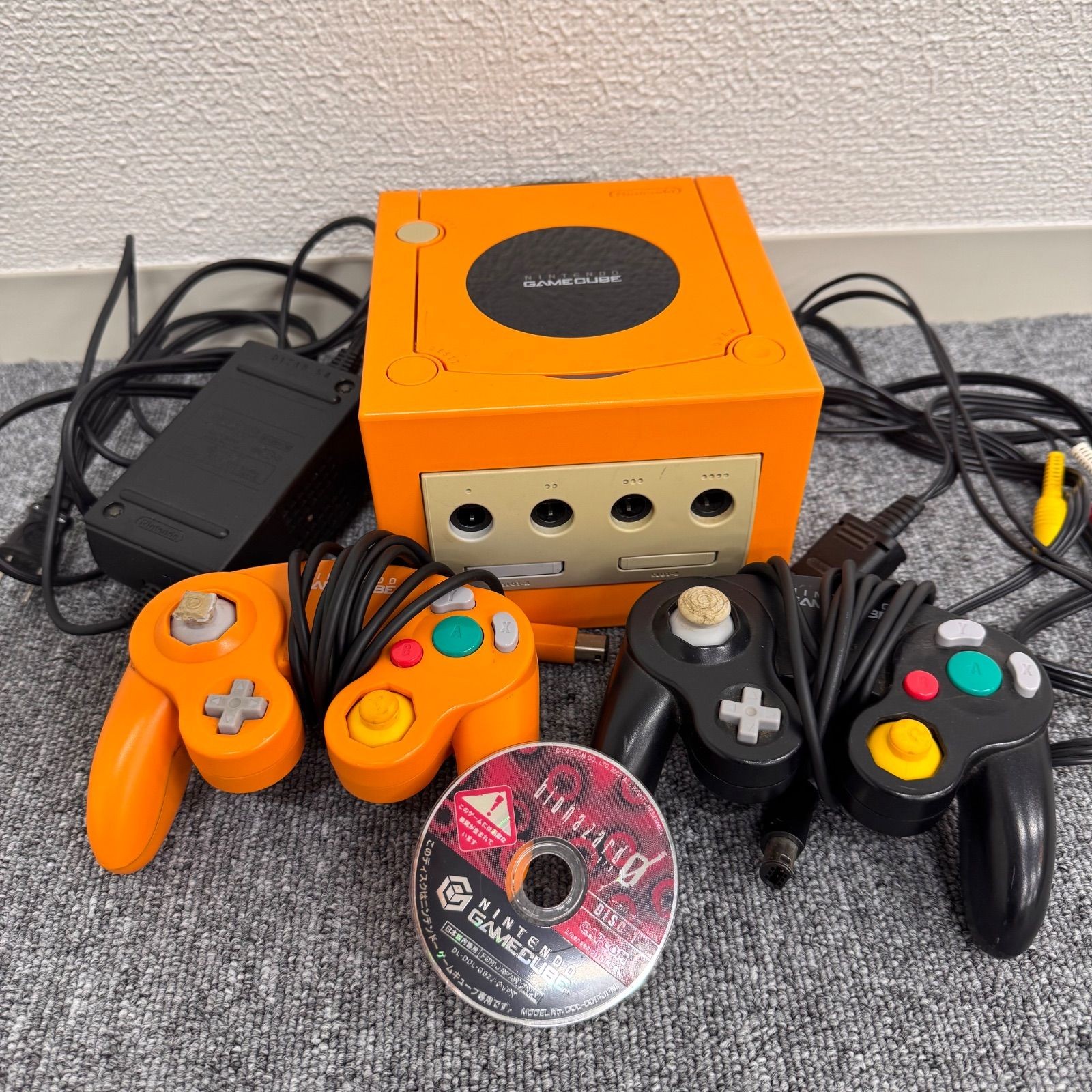 Nintendo GameCube Spice Orange Console DOL-001 NTSC-J Bundle 2 Controllers Japan