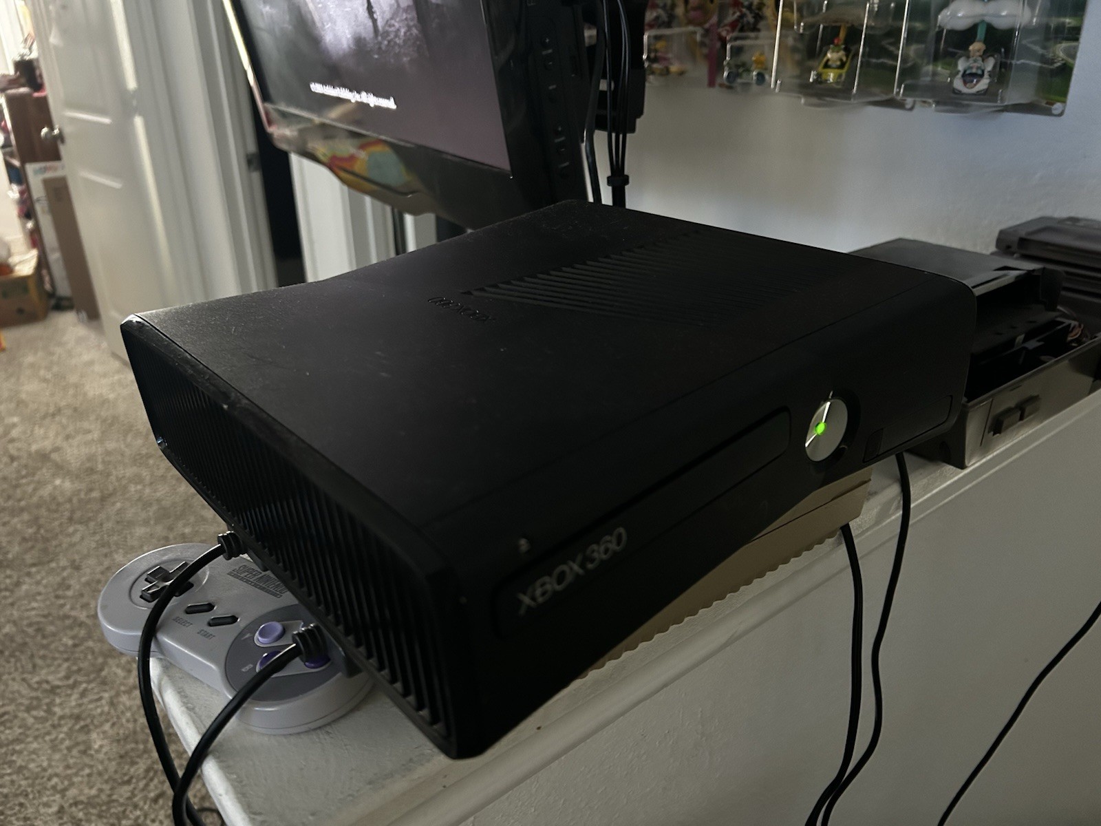Microsoft Xbox 360 S 4GB + 250 GB Console – Black (1439)