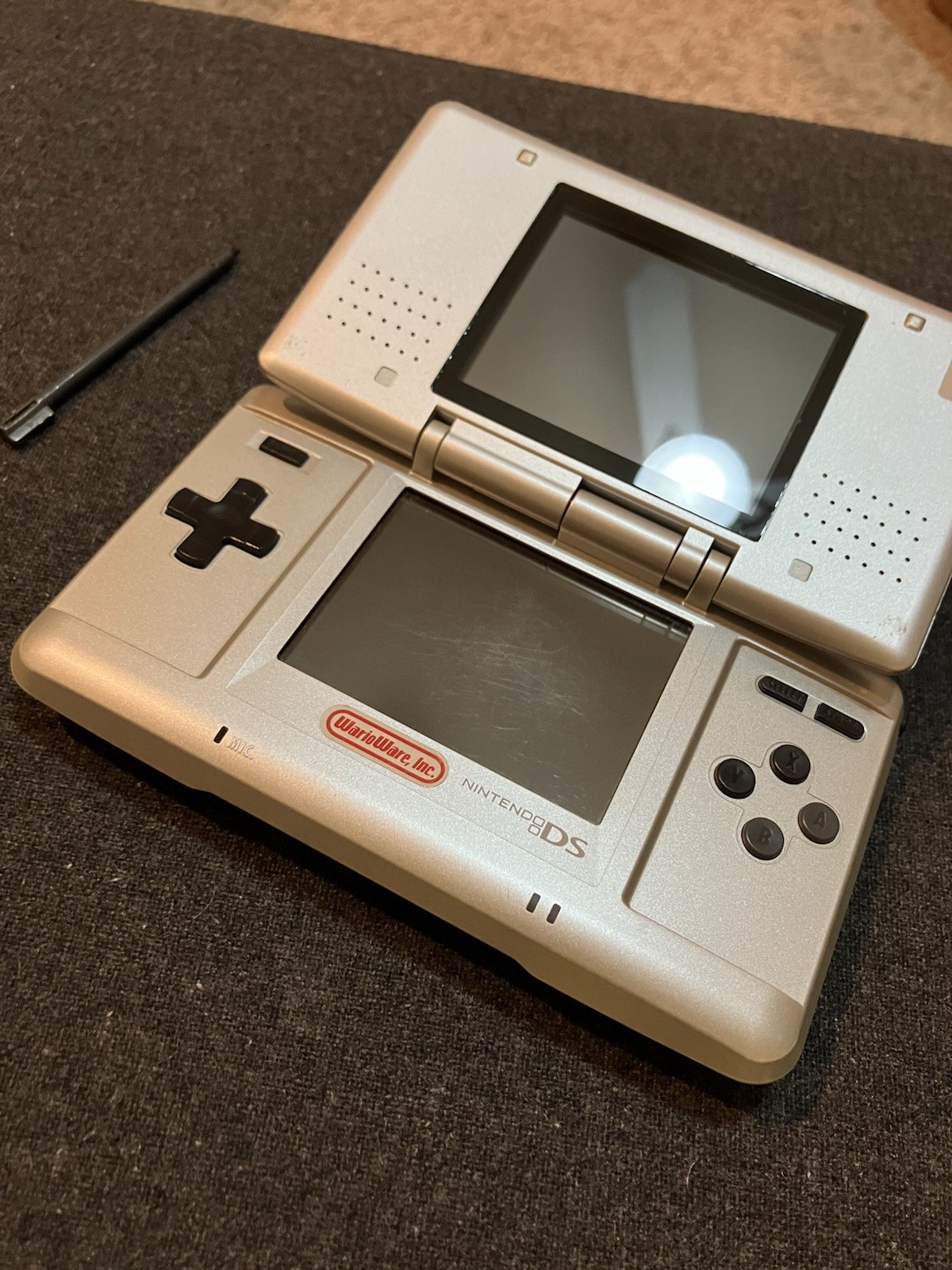 Nintendo DS NTR-001 Silver Handheld Console w/ Box Manuals Metroid Demo